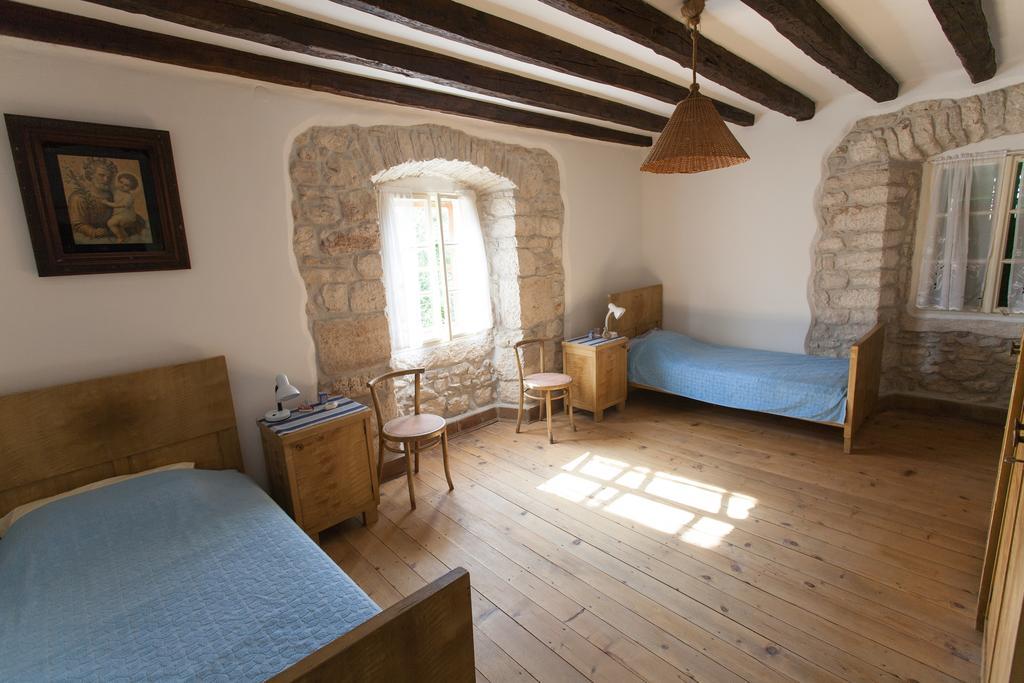 Holiday Home Mihovilovic بريمونتيرا الغرفة الصورة